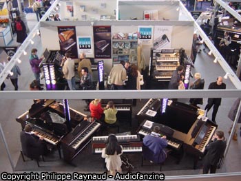 Stand Piano Show